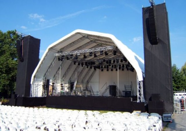 Polygonbühne