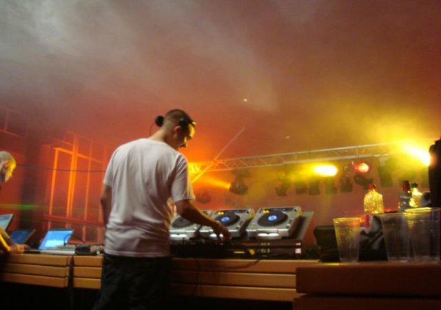 Discoevent in Frankreich Bütten DJ, Laser, Licht, Musikanlage, Soundworks, Verleih