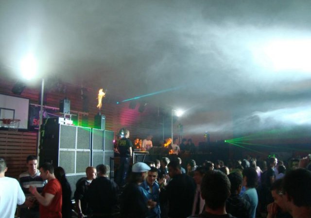 Discoevent in Frankreich Bütten DJ, Laser, Licht, Musikanlage, Soundworks