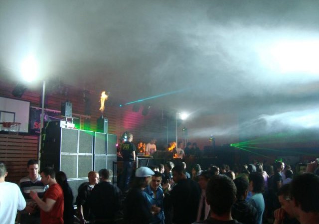 Discoevent in Frankreich Bütten DJ, Laser, Licht, Musikanlage, Soundworks